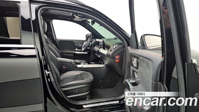 Mercedes-Benz GLB-Class 2020 — photo 24