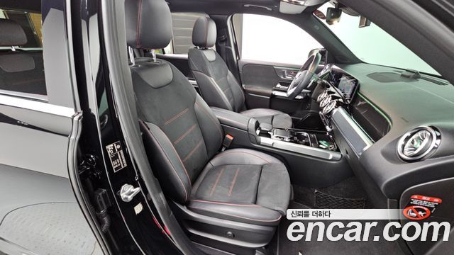 Mercedes-Benz GLB-Class 2020 — photo 16
