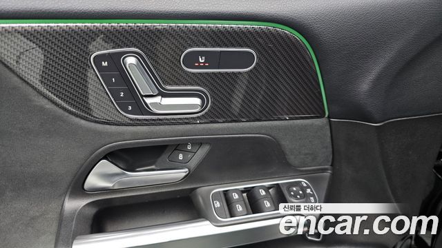 Mercedes-Benz GLB-Class 2020 — photo 27