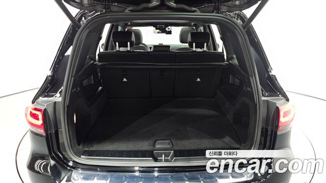Mercedes-Benz GLB-Class 2020 — photo 32