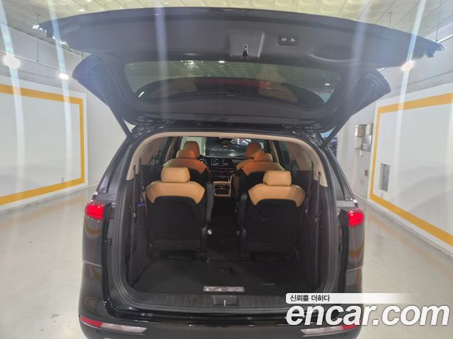 Kia Canival 2021 — photo 5