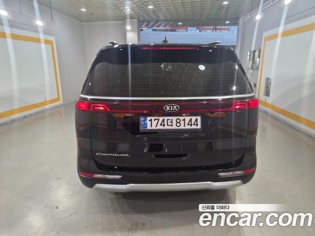 Kia Canival 2021 — photo 6