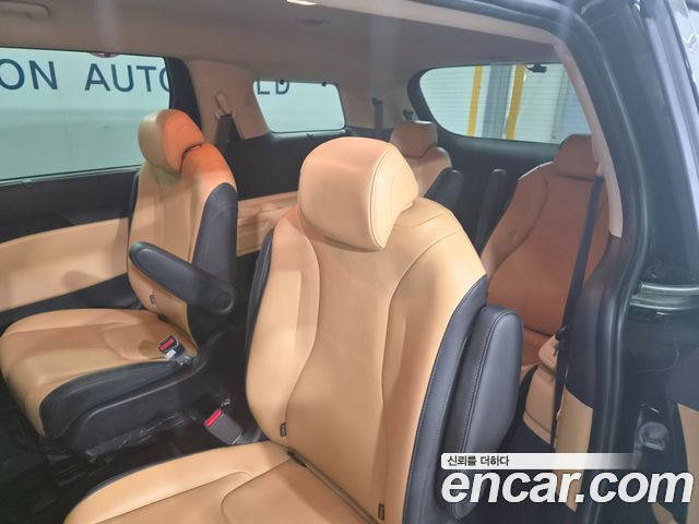 Kia Canival 2021 — photo 9