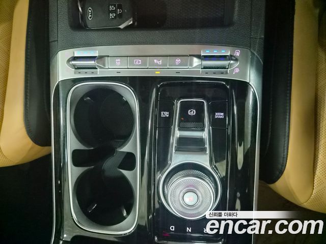 Kia Canival 2021 — photo 13