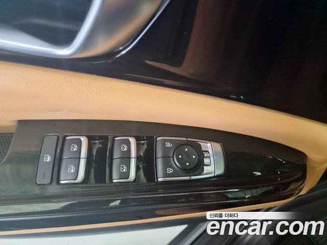 Kia Canival 2021 — photo 16