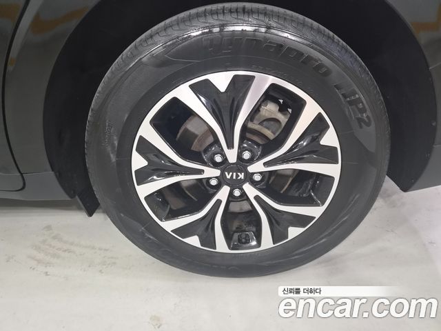 Kia Canival 2021 — photo 17