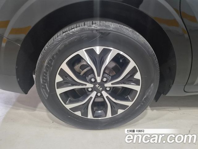 Kia Canival 2021 — photo 20