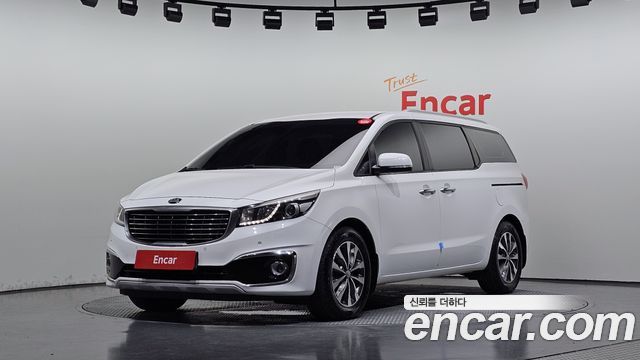 Kia Canival 2016 — photo 1