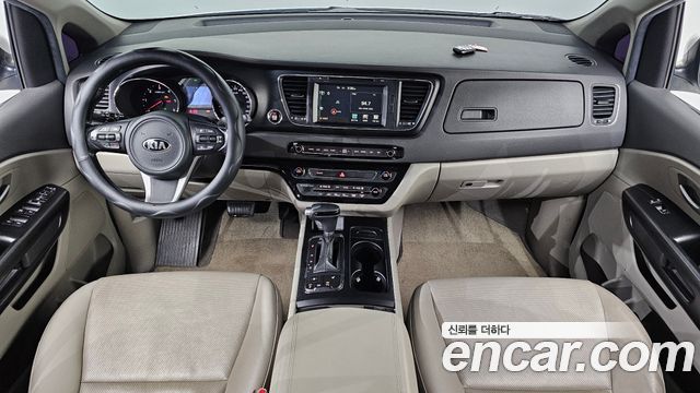 Kia Canival 2016 — photo 10