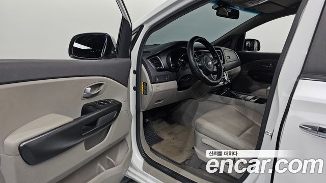 Kia Canival 2016 — photo 13