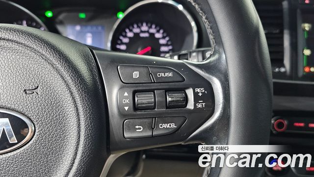 Kia Canival 2016 — photo 23