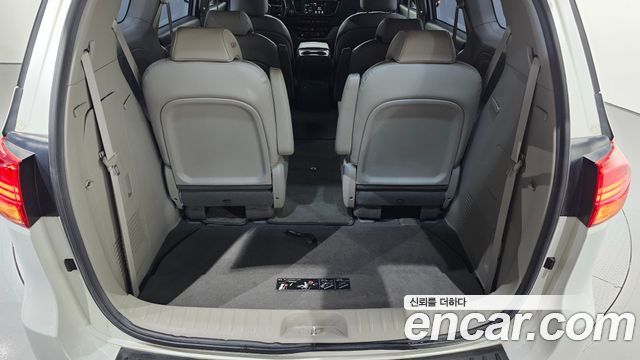 Kia Canival 2016 — photo 26