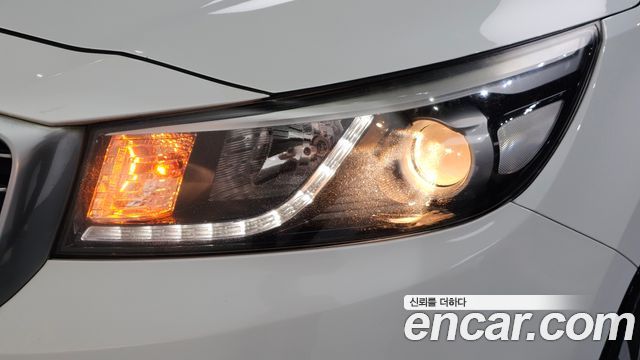 Kia Canival 2016 — photo 8