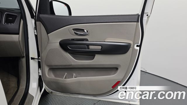 Kia Canival 2016 — photo 15