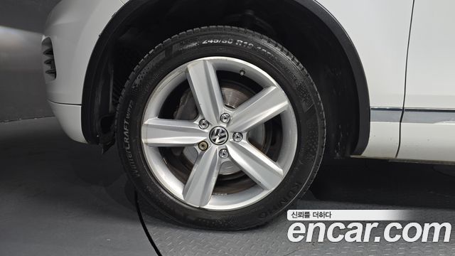 Volkswagen Touareg 2013 — photo 5