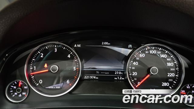 Volkswagen Touareg 2013 — photo 8