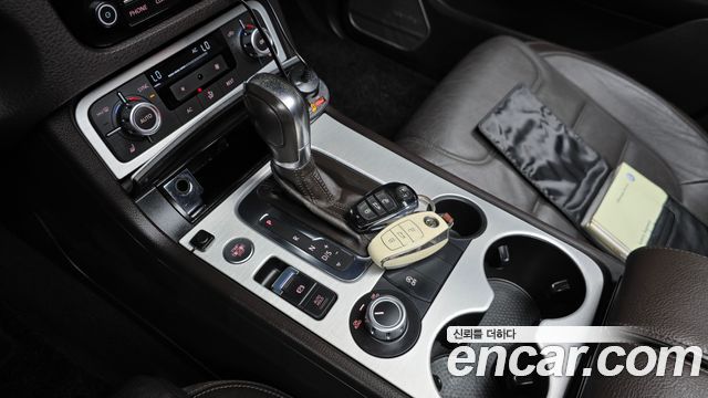 Volkswagen Touareg 2013 — photo 9