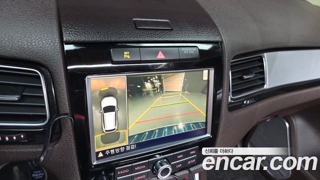 Volkswagen Touareg 2013 — photo 14