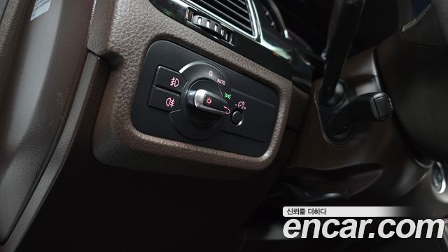 Volkswagen Touareg 2013 — photo 16