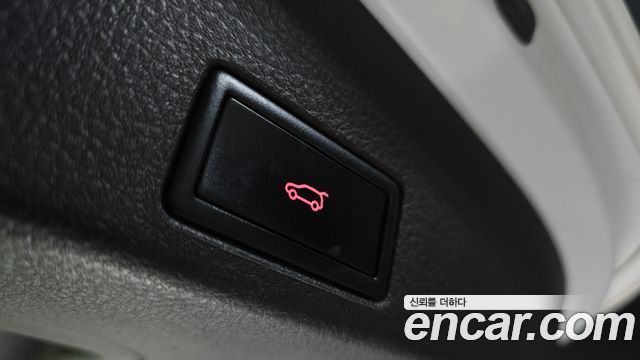 Volkswagen Touareg 2013 — photo 20