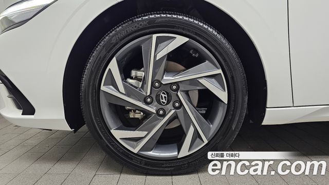 Hyundai AVANTE 2024 — photo 5