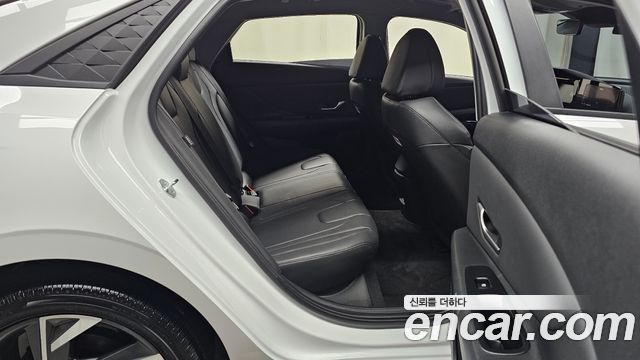 Hyundai AVANTE 2024 — photo 17