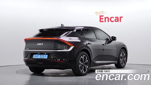 Kia EV6 2022 — photo 2