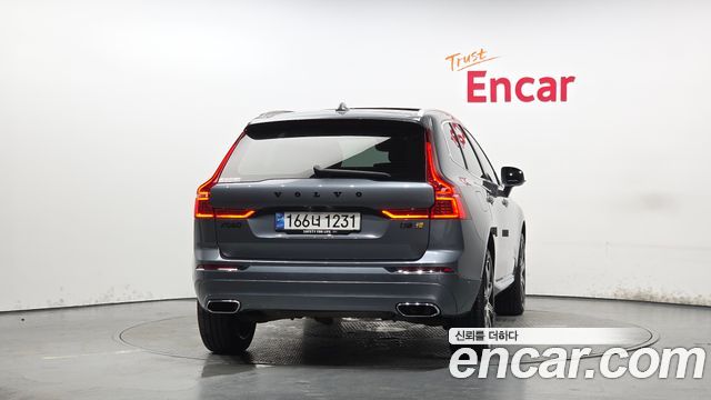Volvo XC60 2019 — photo 4