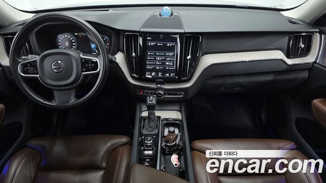 Volvo XC60 2019 — photo 7