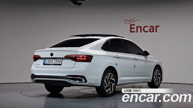 Volkswagen Jetta 2024 — photo 2