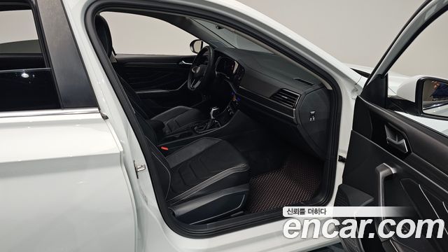 Volkswagen Jetta 2024 — photo 17