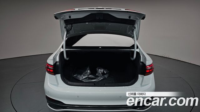 Volkswagen Jetta 2024 — photo 26