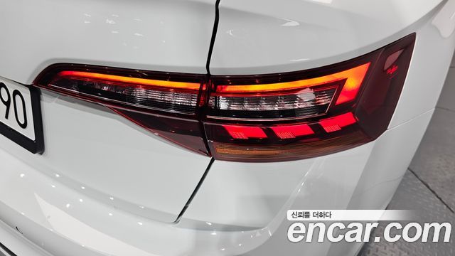 Volkswagen Jetta 2024 — photo 9