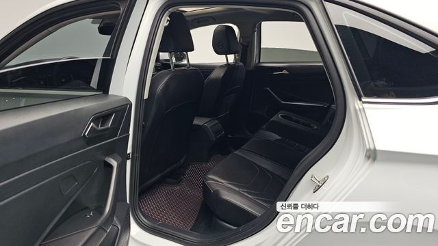Volkswagen Jetta 2024 — photo 16