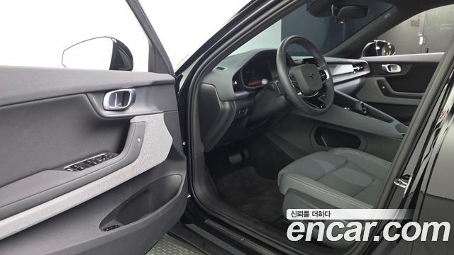 Polestar Polestar 2 2022 — photo 13