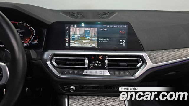 BMW 3-Series 2021 — photo 19