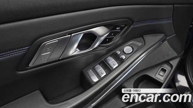 BMW 3-Series 2021 — photo 21