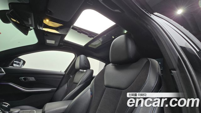 BMW 3-Series 2021 — photo 25