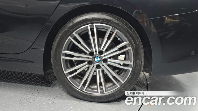 BMW 3-Series 2021 — photo 7