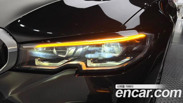 BMW 3-Series 2021 — photo 8