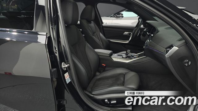 BMW 3-Series 2021 — photo 16