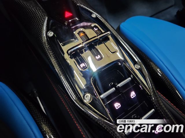 Ferrari SF90 2023 — photo 16