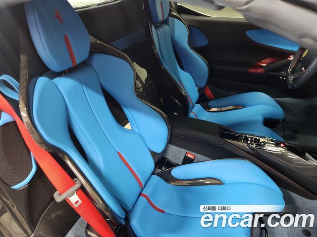 Ferrari SF90 2023 — photo 18
