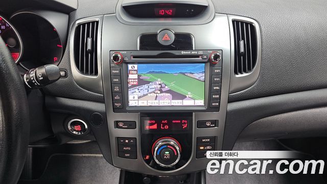 Kia Porte 2011 — photo 16