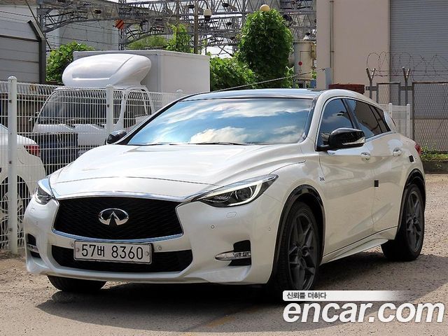 Infiniti Q30 2018 — photo 2