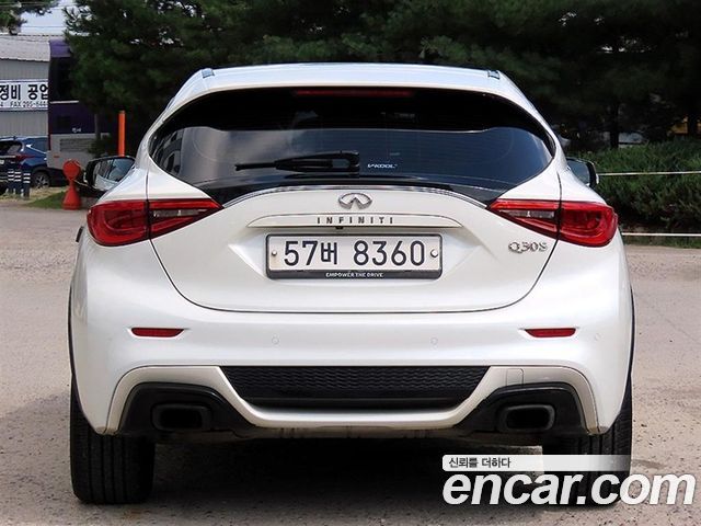 Infiniti Q30 2018 — photo 4