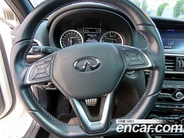 Infiniti Q30 2018 — photo 8