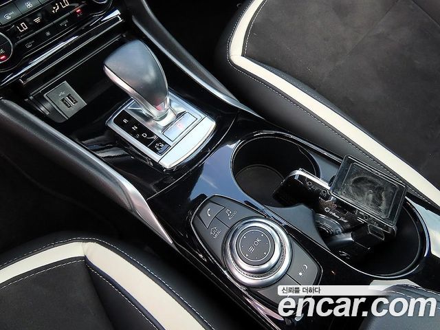 Infiniti Q30 2018 — photo 10