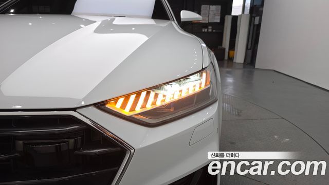 Audi A7 2021 — photo 8