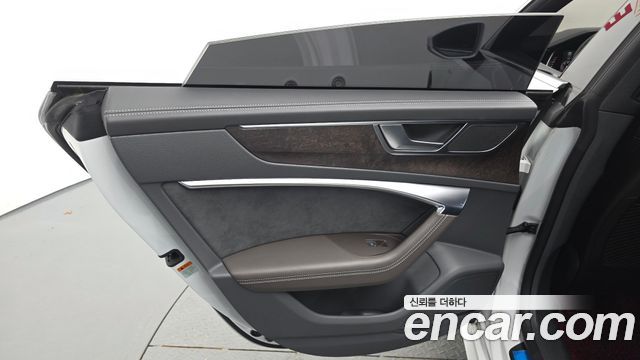 Audi A7 2021 — photo 15